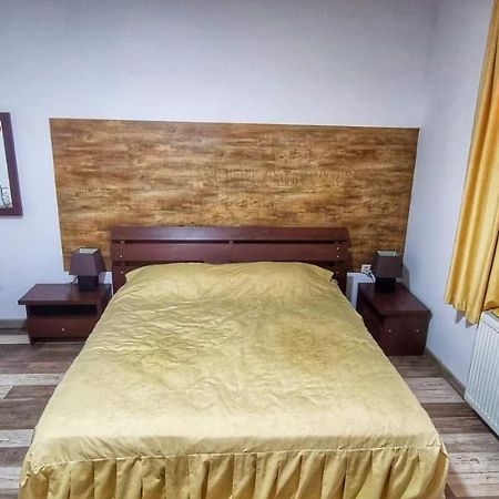 La Nuc O Camera Săcele Exteriör bild
